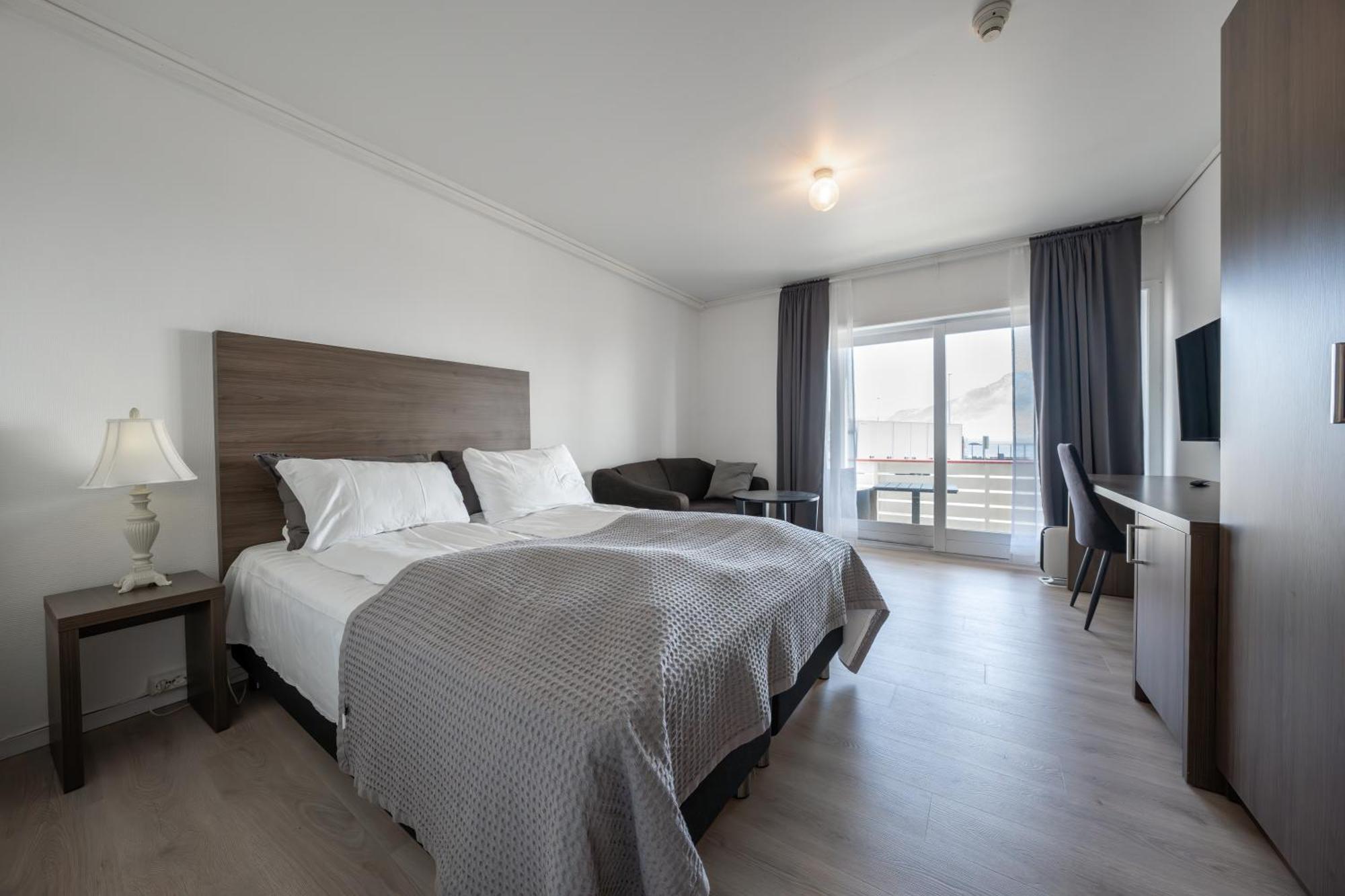Sunde Fjord Hotel, Free And Easy Parking Solavagen ภายนอก รูปภาพ