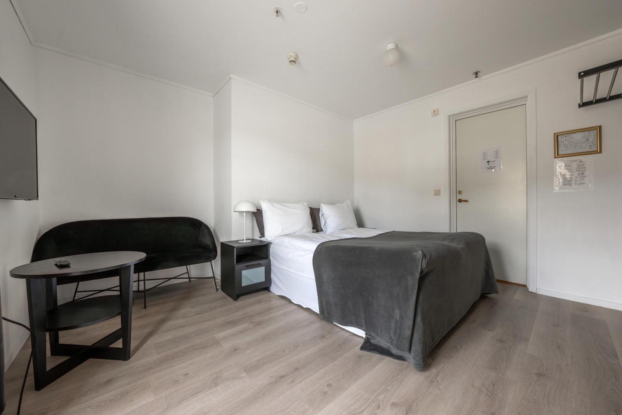 Sunde Fjord Hotel, Free And Easy Parking Solavagen ภายนอก รูปภาพ