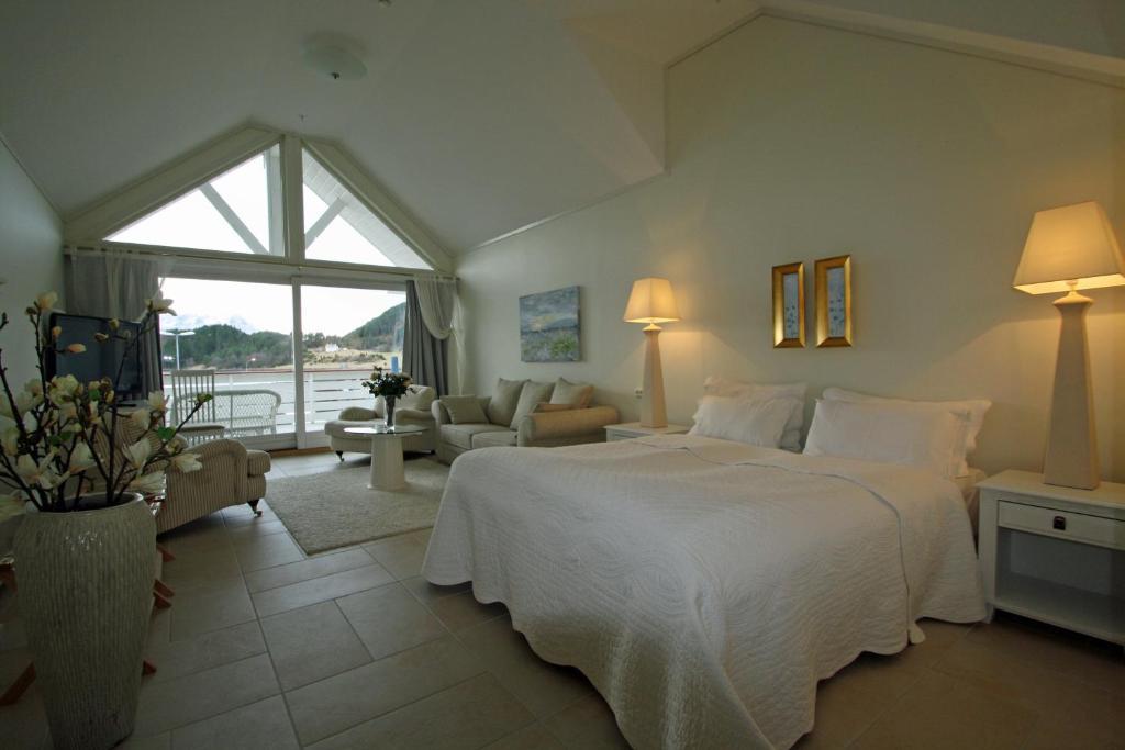 Sunde Fjord Hotel, Free And Easy Parking Solavagen ห้อง รูปภาพ
