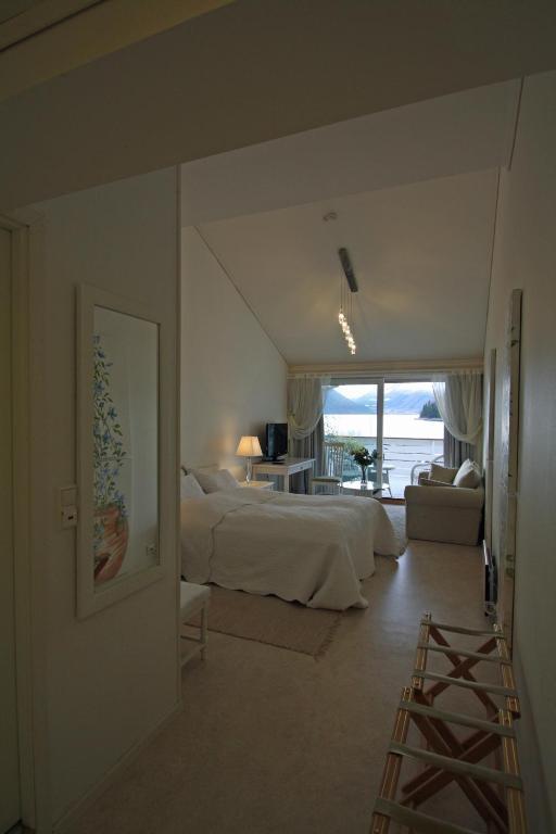 Sunde Fjord Hotel, Free And Easy Parking Solavagen ห้อง รูปภาพ